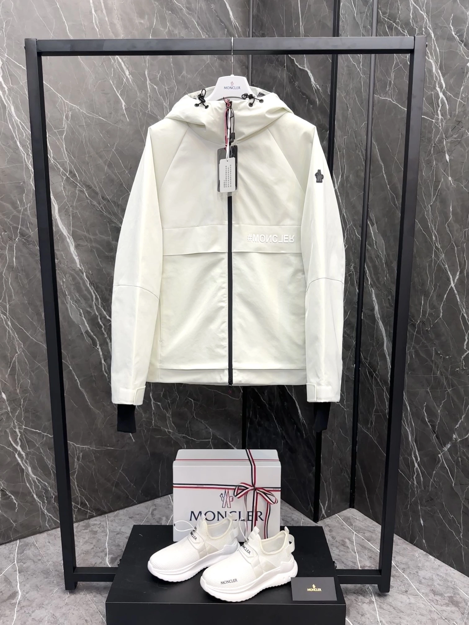 Moncler Down Jackets Neat 145694