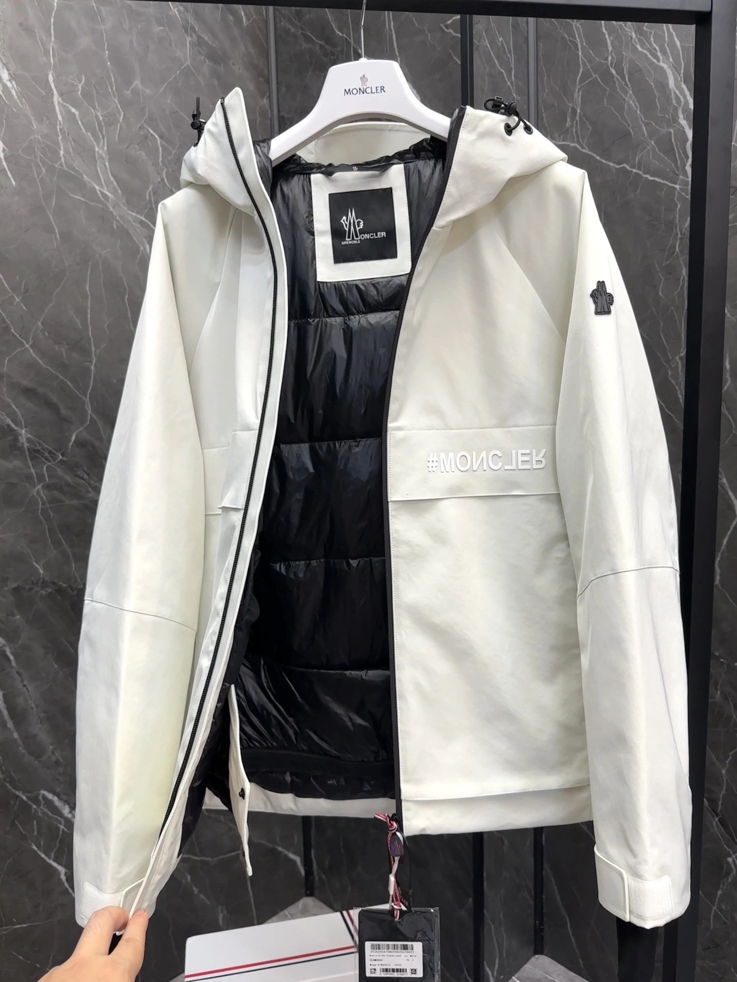 Moncler Down Jackets Neat 145694