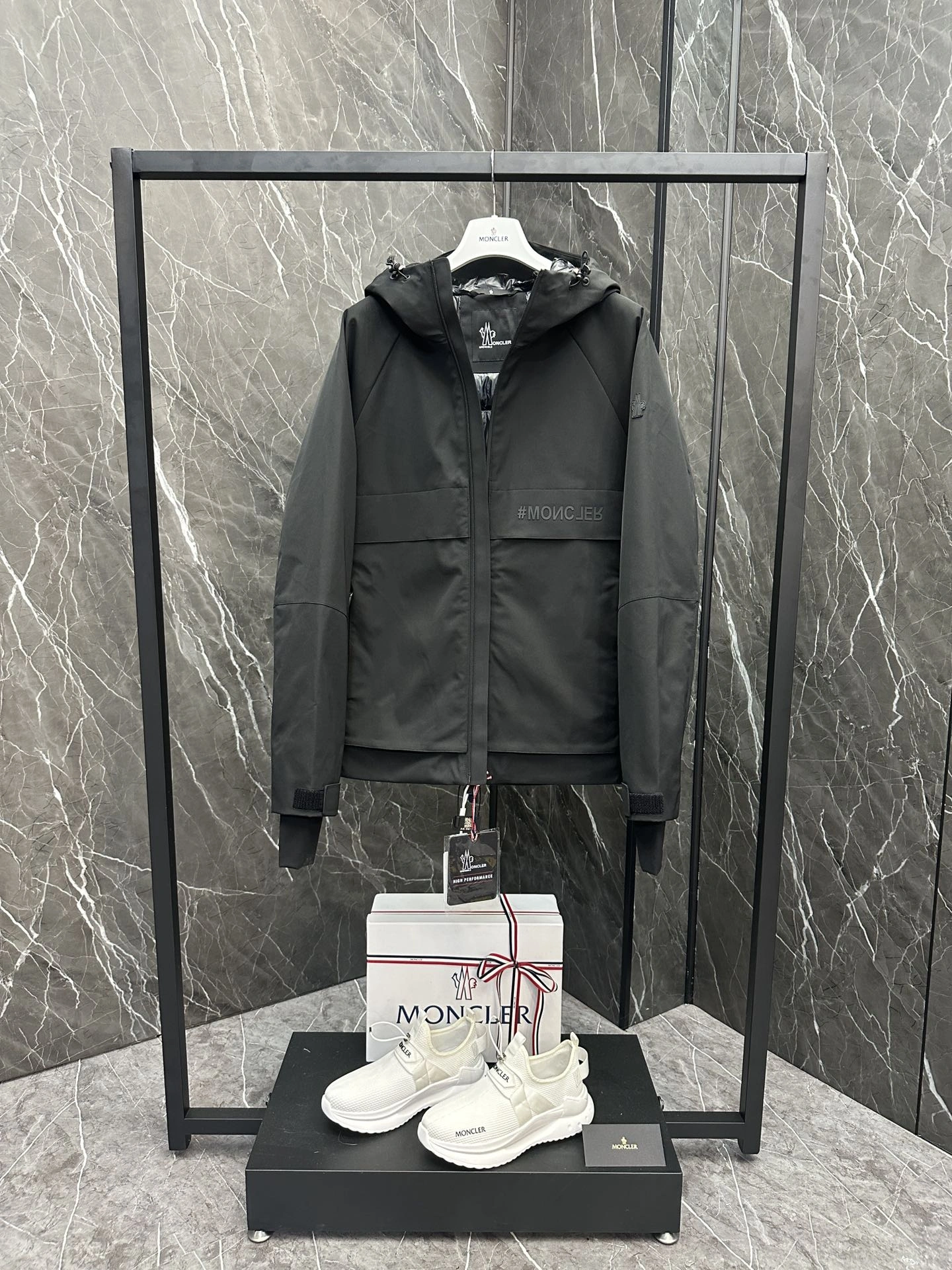 Moncler Down Jackets Supportive 145692