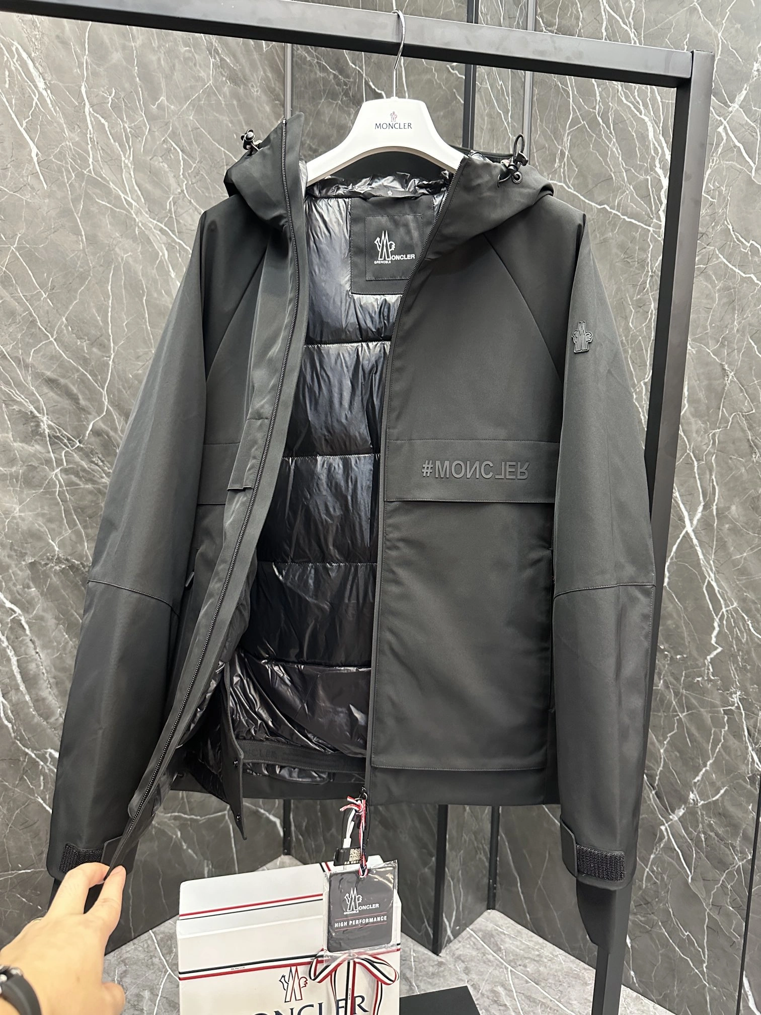 Moncler Down Jackets Supportive 145692