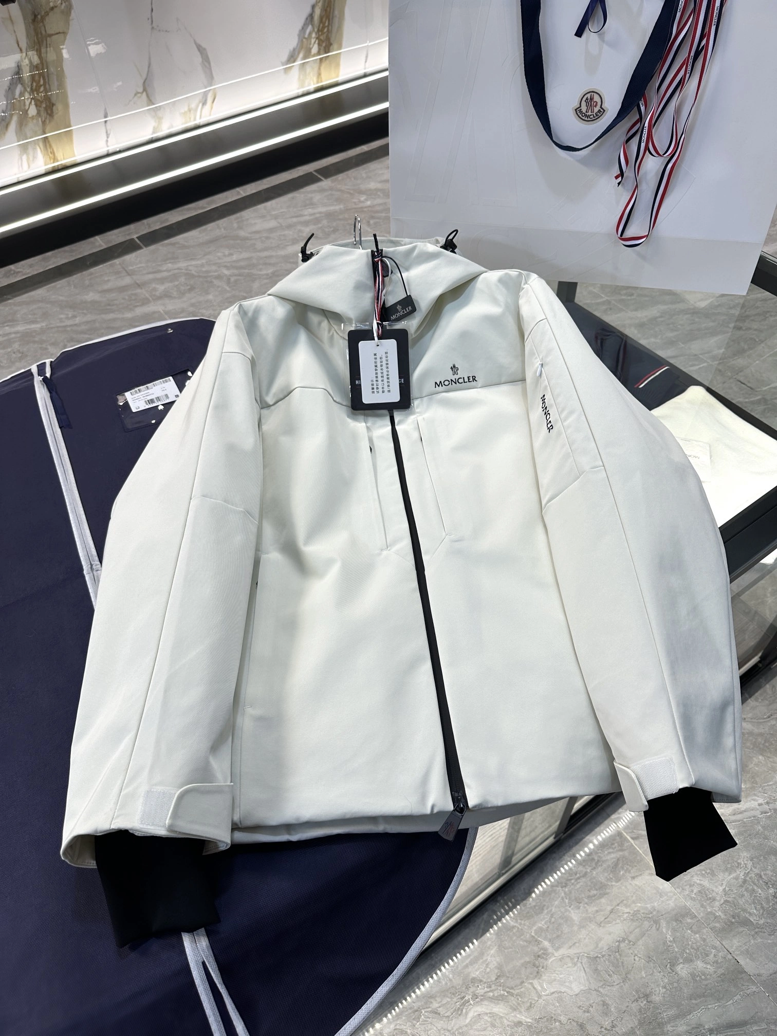 OdorResistant Moncler Down Jackets 145699