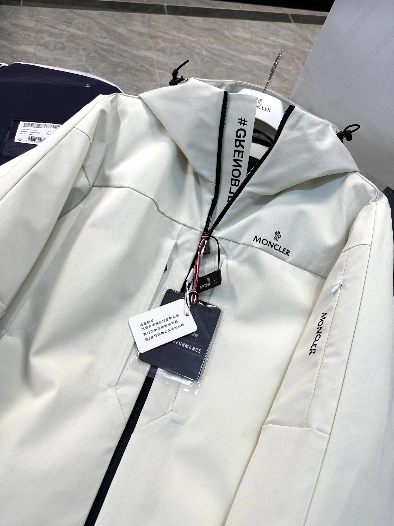 OdorResistant Moncler Down Jackets 145699