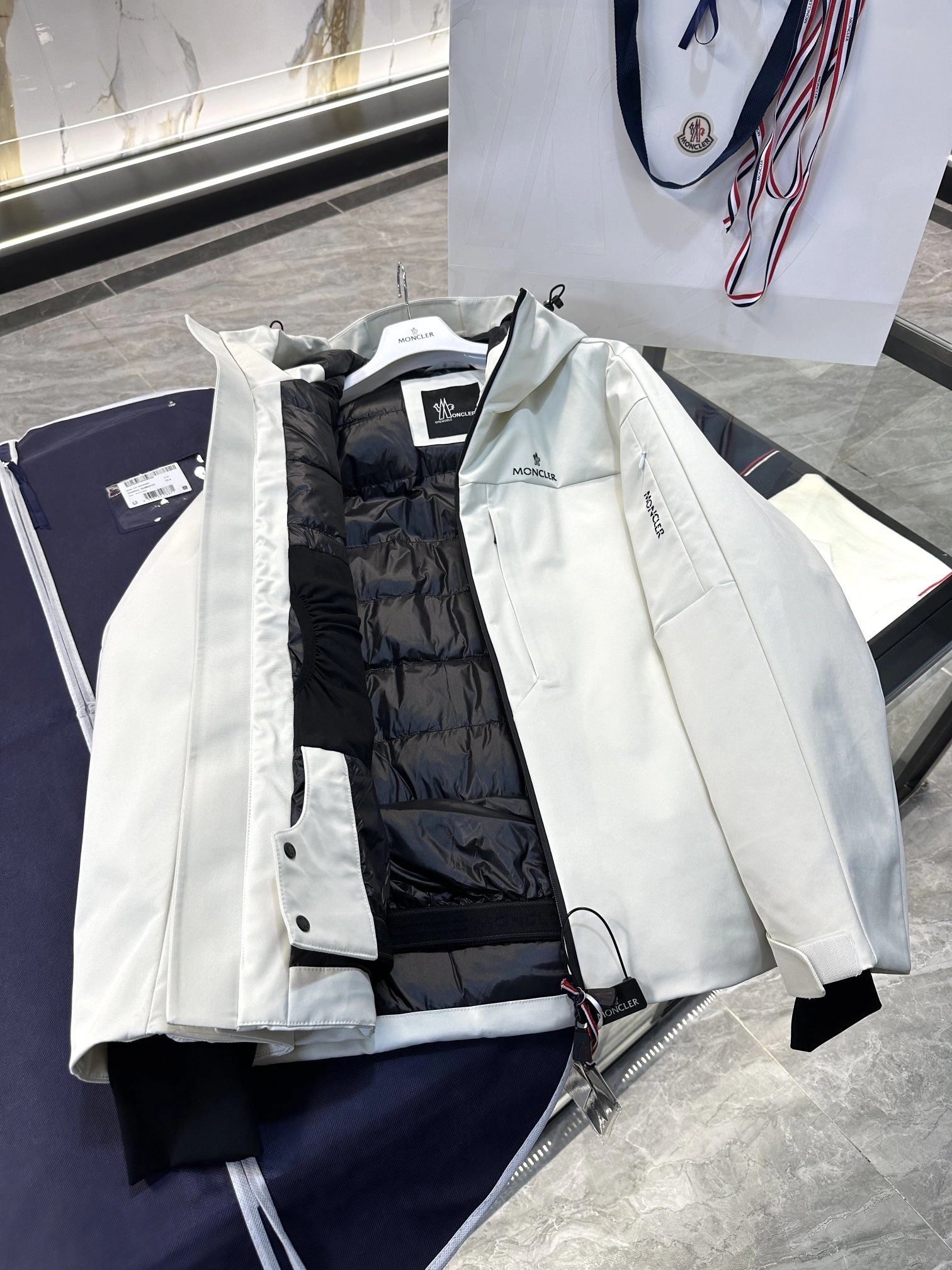 OdorResistant Moncler Down Jackets 145699