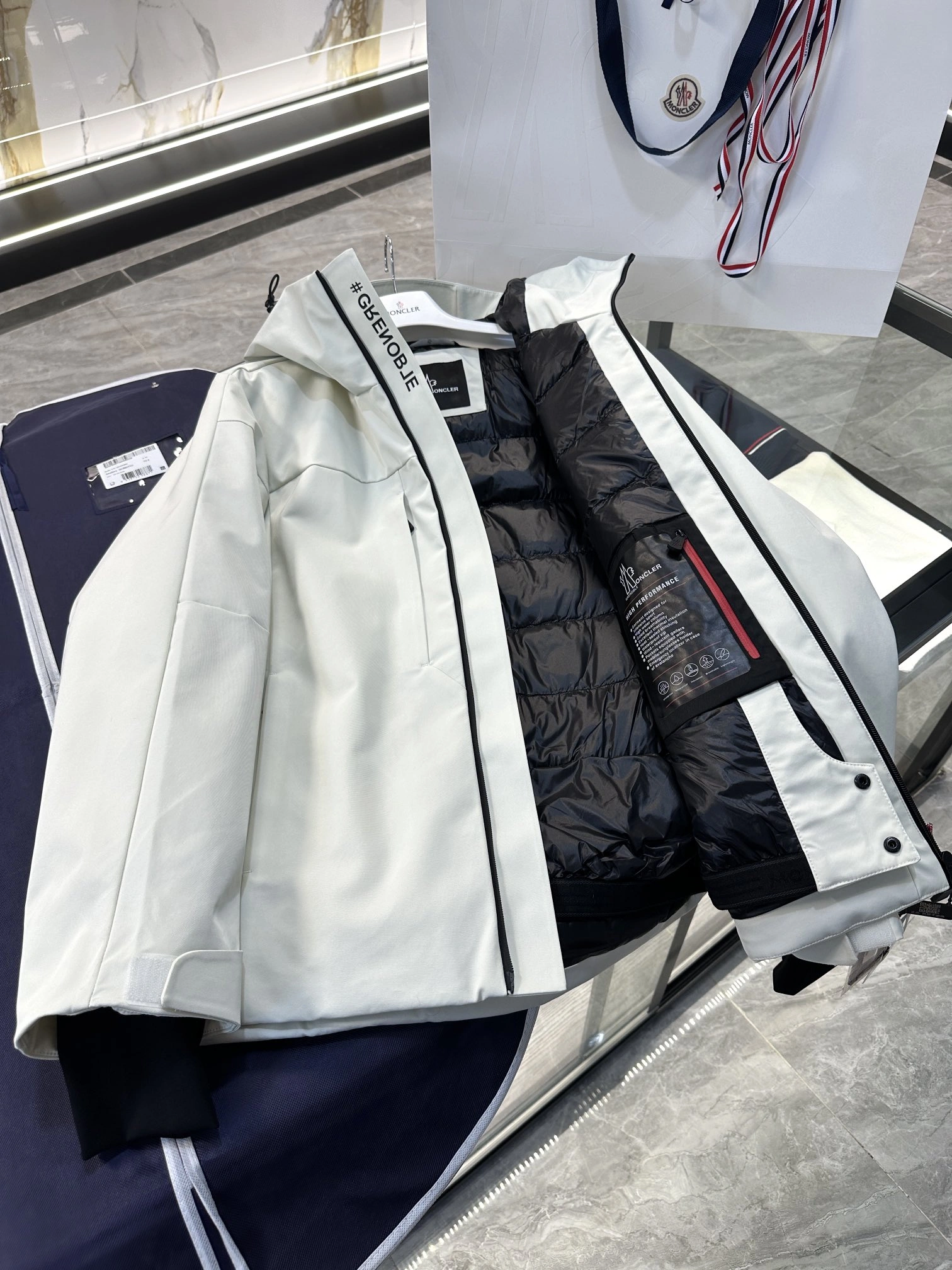 OdorResistant Moncler Down Jackets 145699