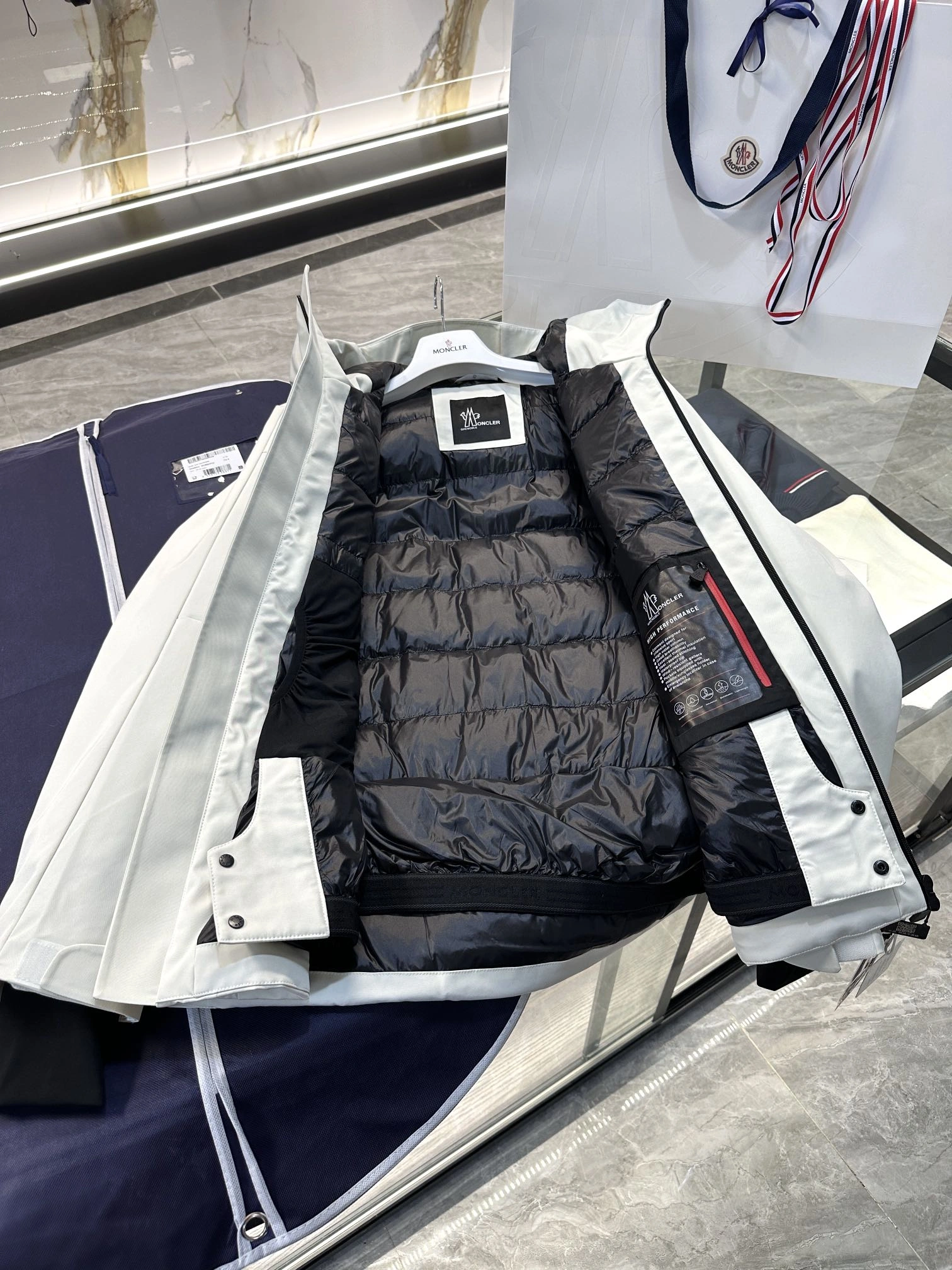 OdorResistant Moncler Down Jackets 145699