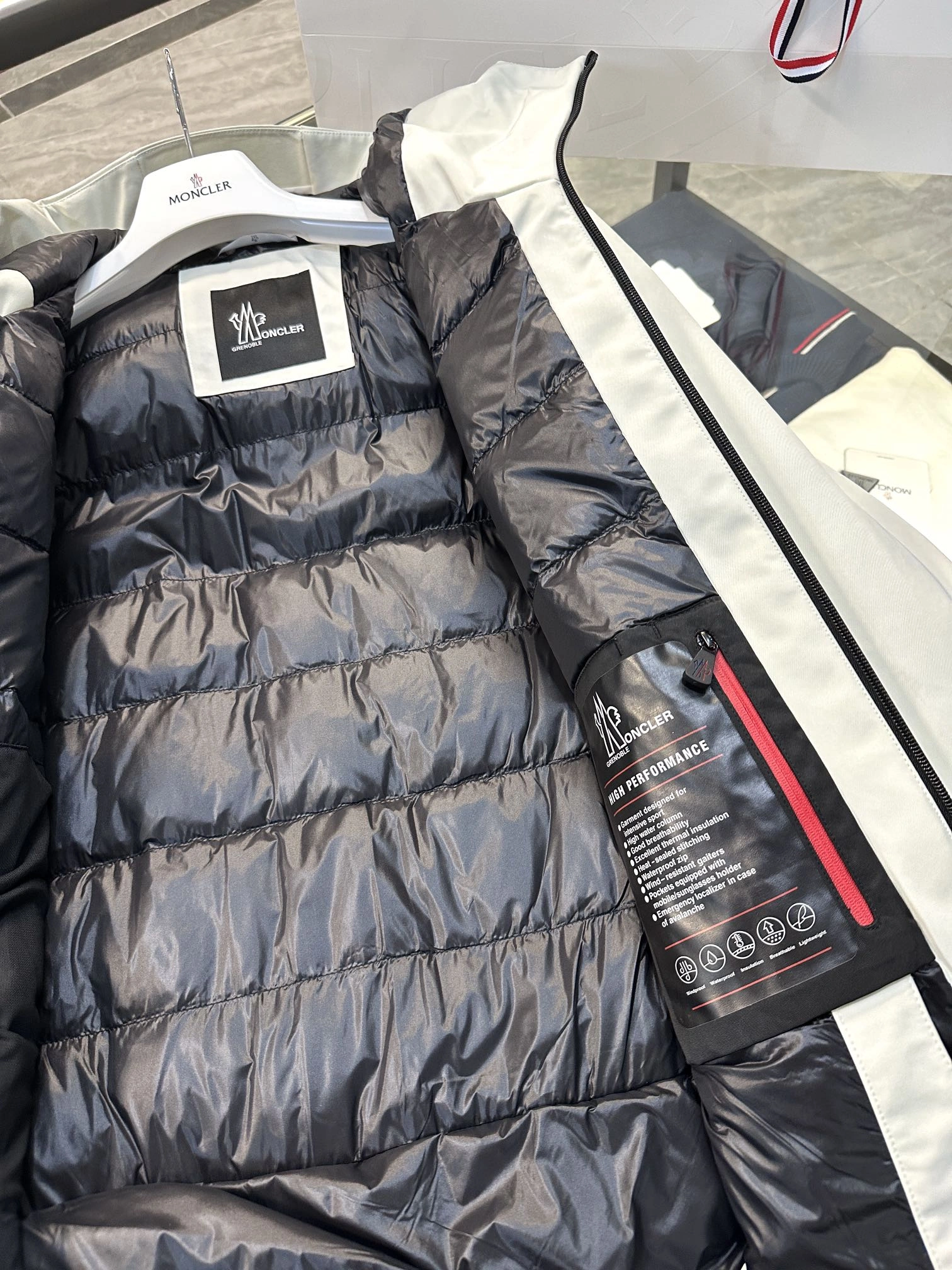 OdorResistant Moncler Down Jackets 145699