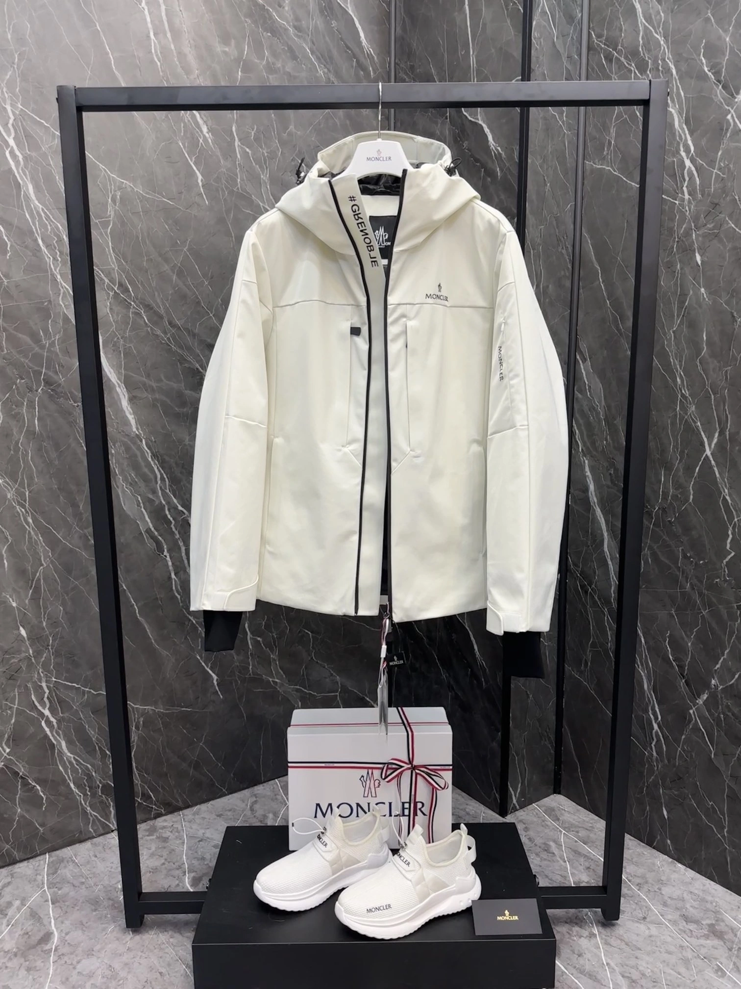 Moncler Down Jackets FreshLook 145689