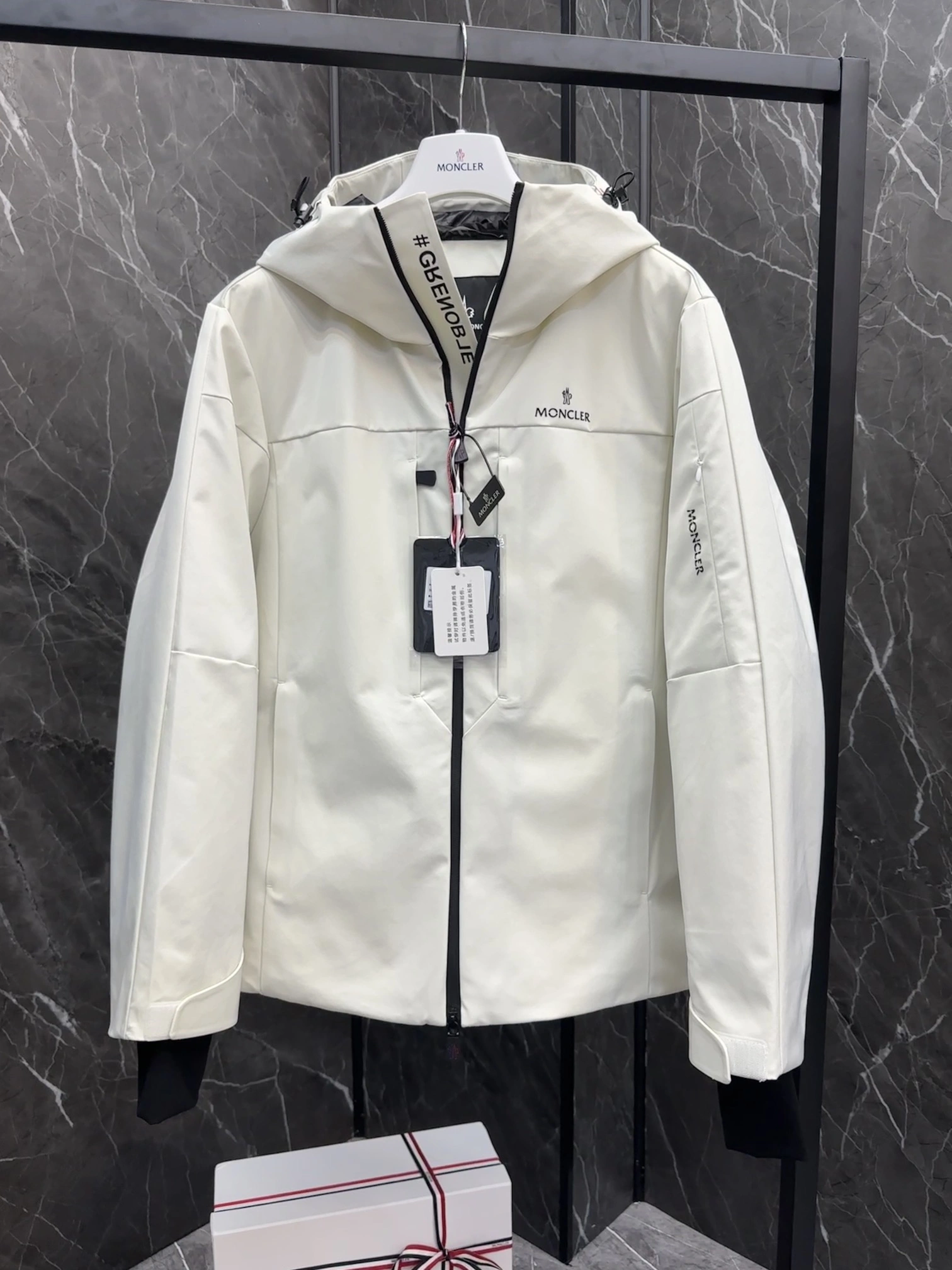 Moncler Down Jackets FreshLook 145689