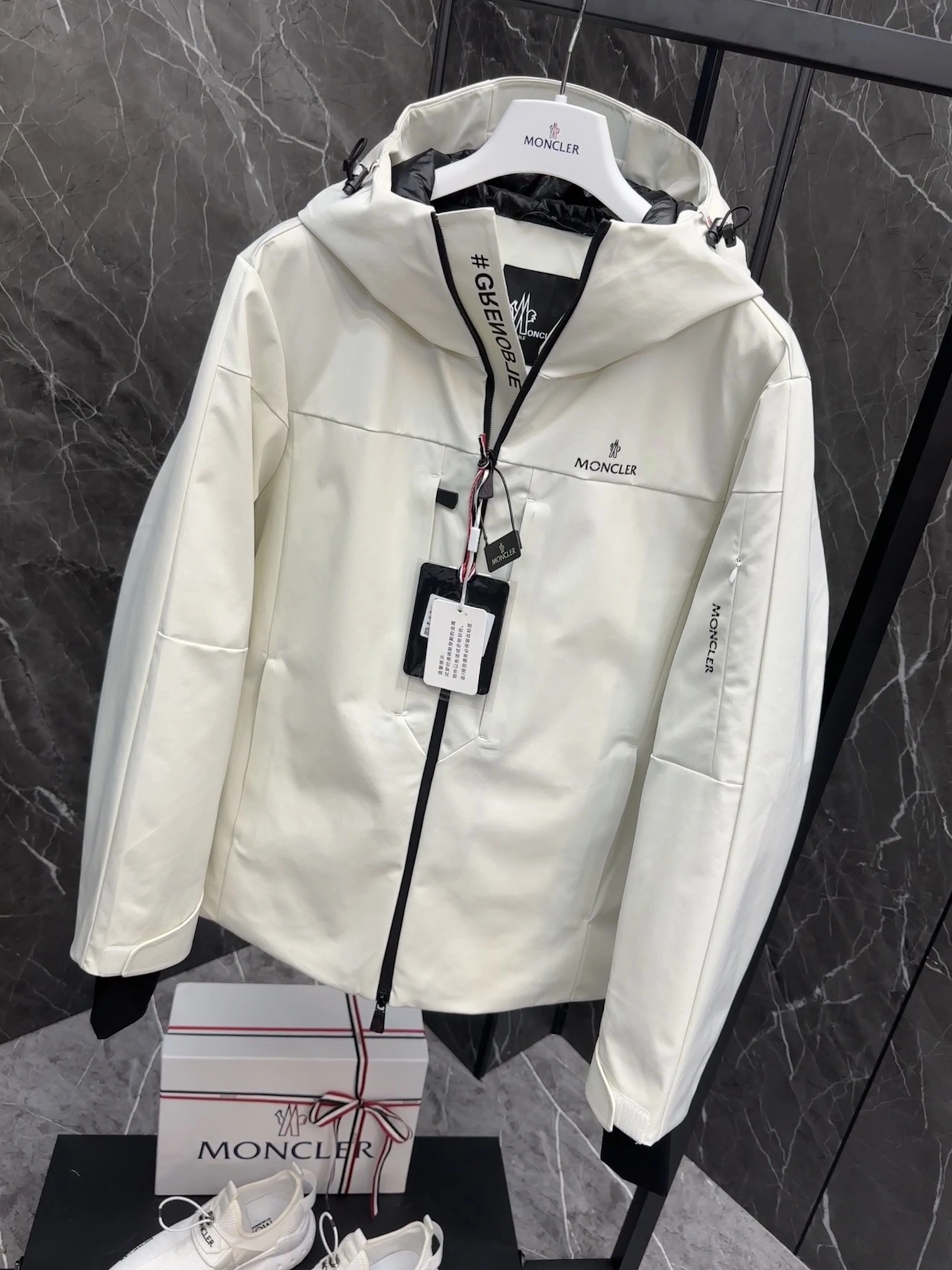 Moncler Down Jackets FreshLook 145689