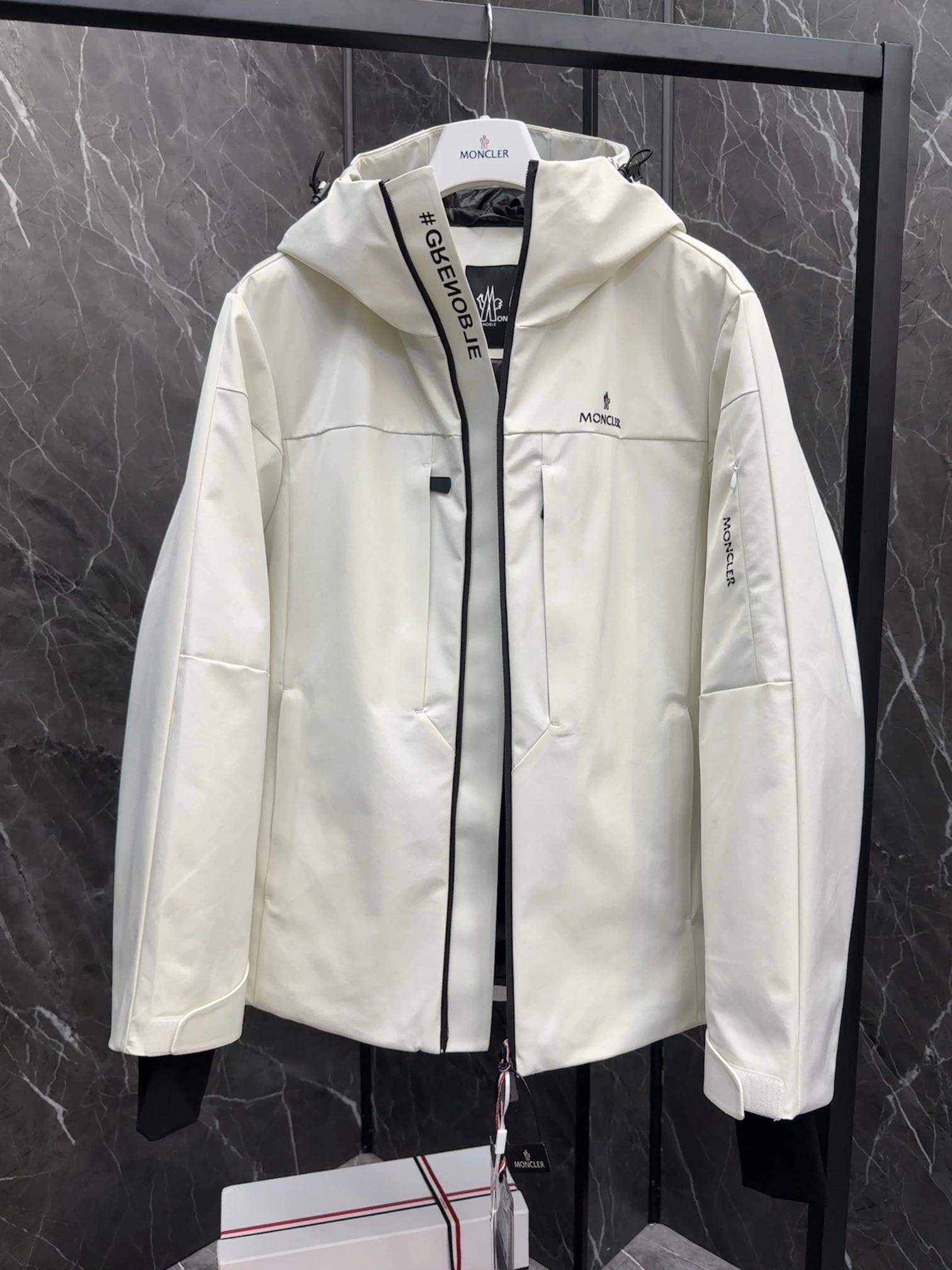 Moncler Down Jackets FreshLook 145689