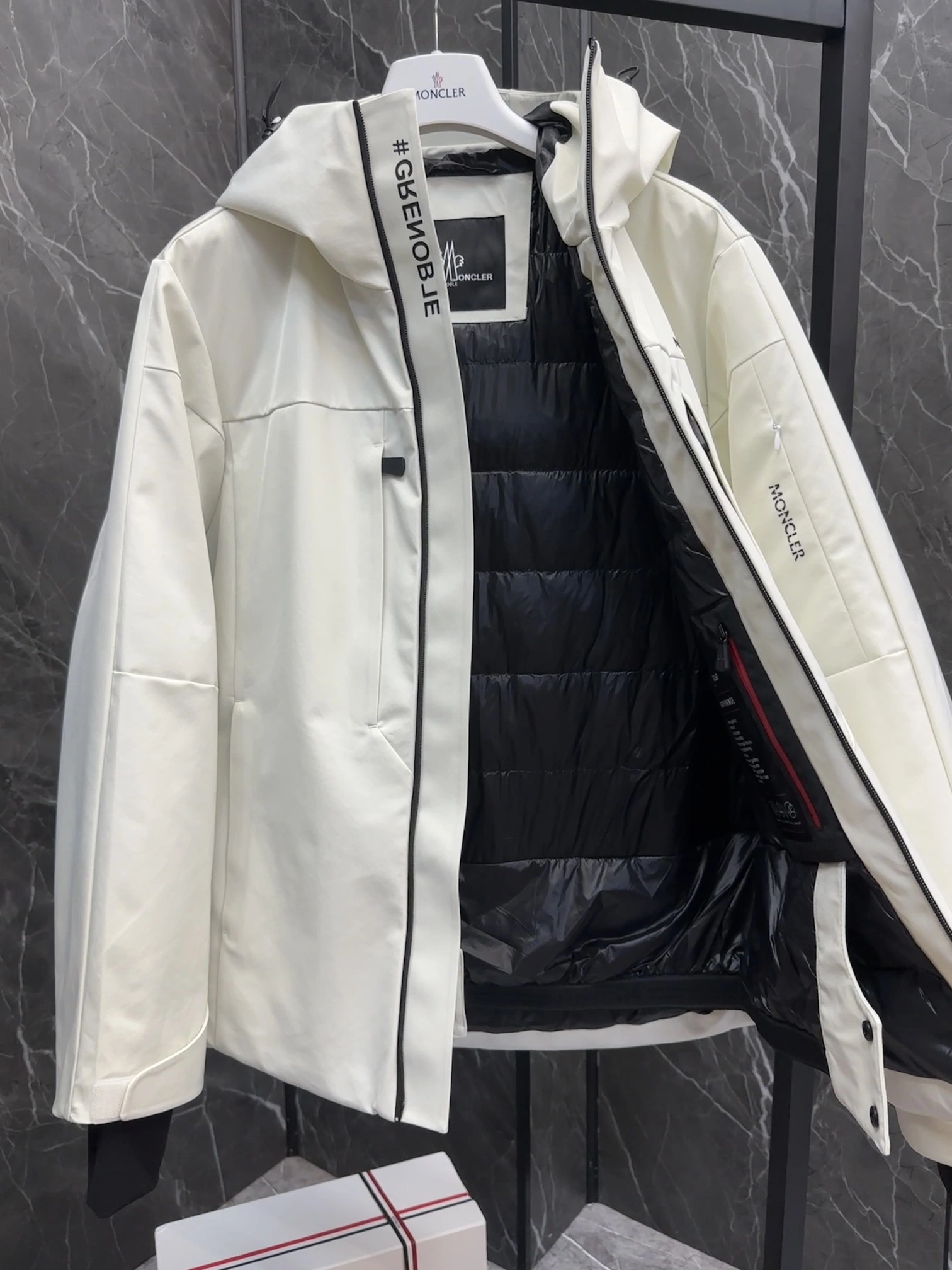 Moncler Down Jackets FreshLook 145689