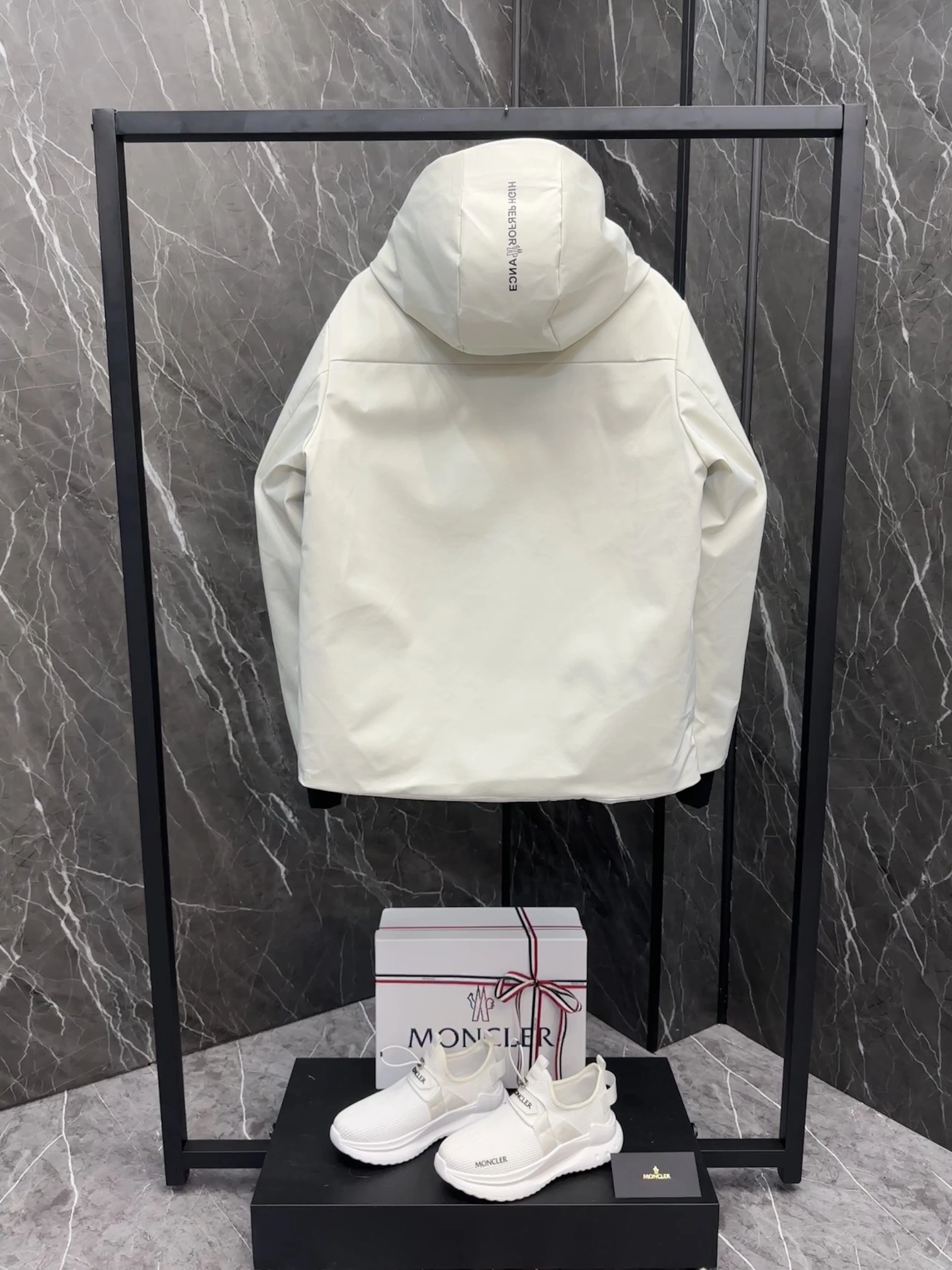 Moncler Down Jackets FreshLook 145689