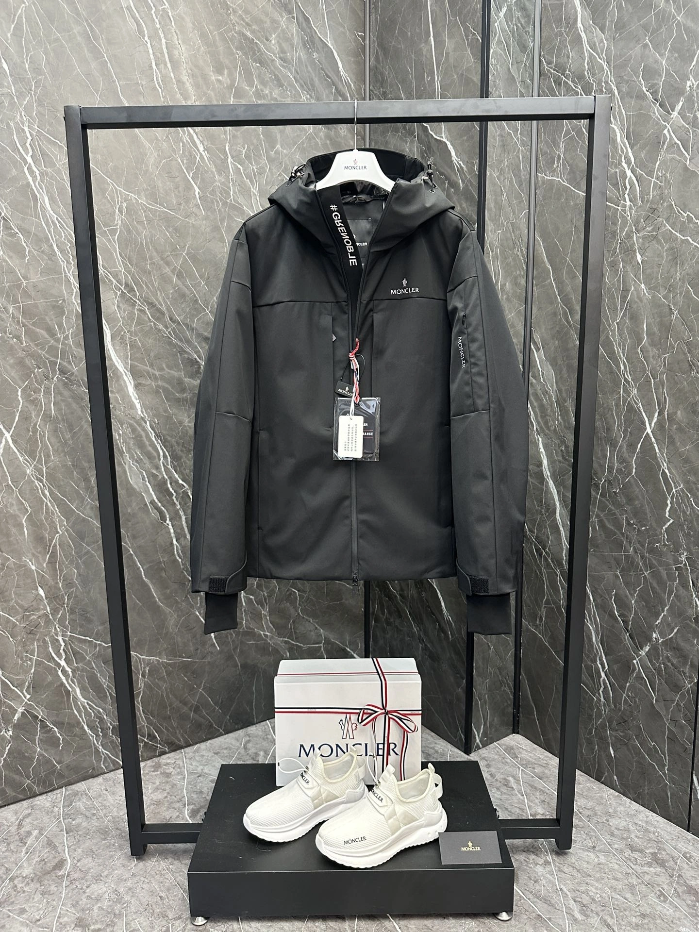 Bright Moncler Down Jackets 145688