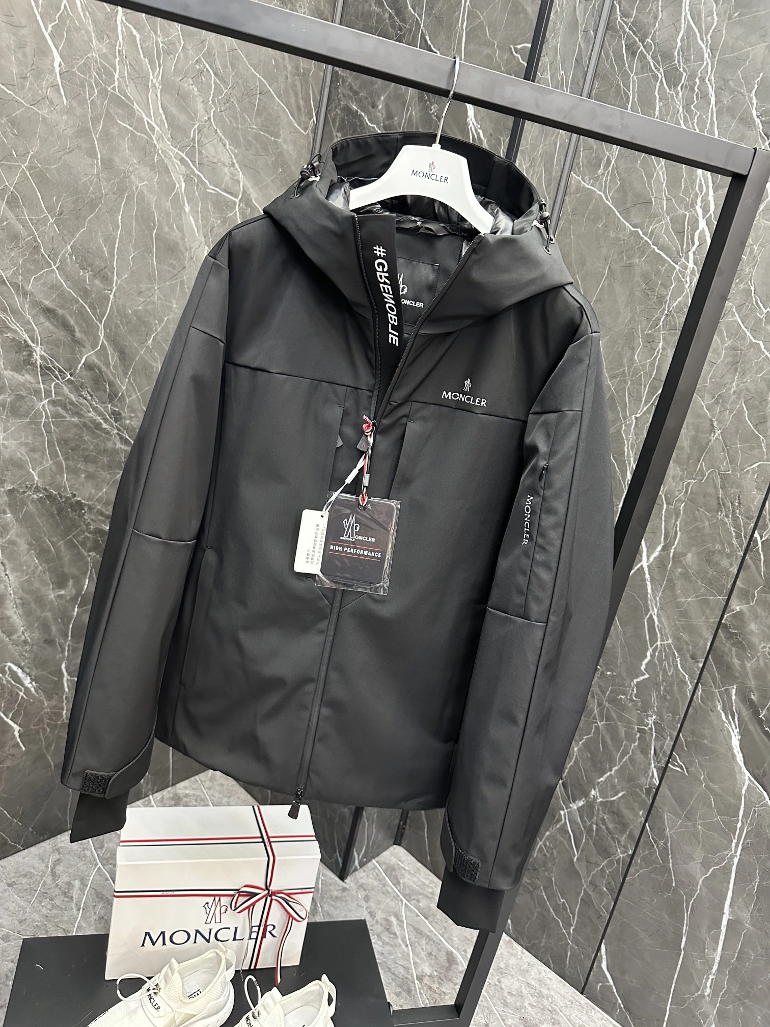 Bright Moncler Down Jackets 145688