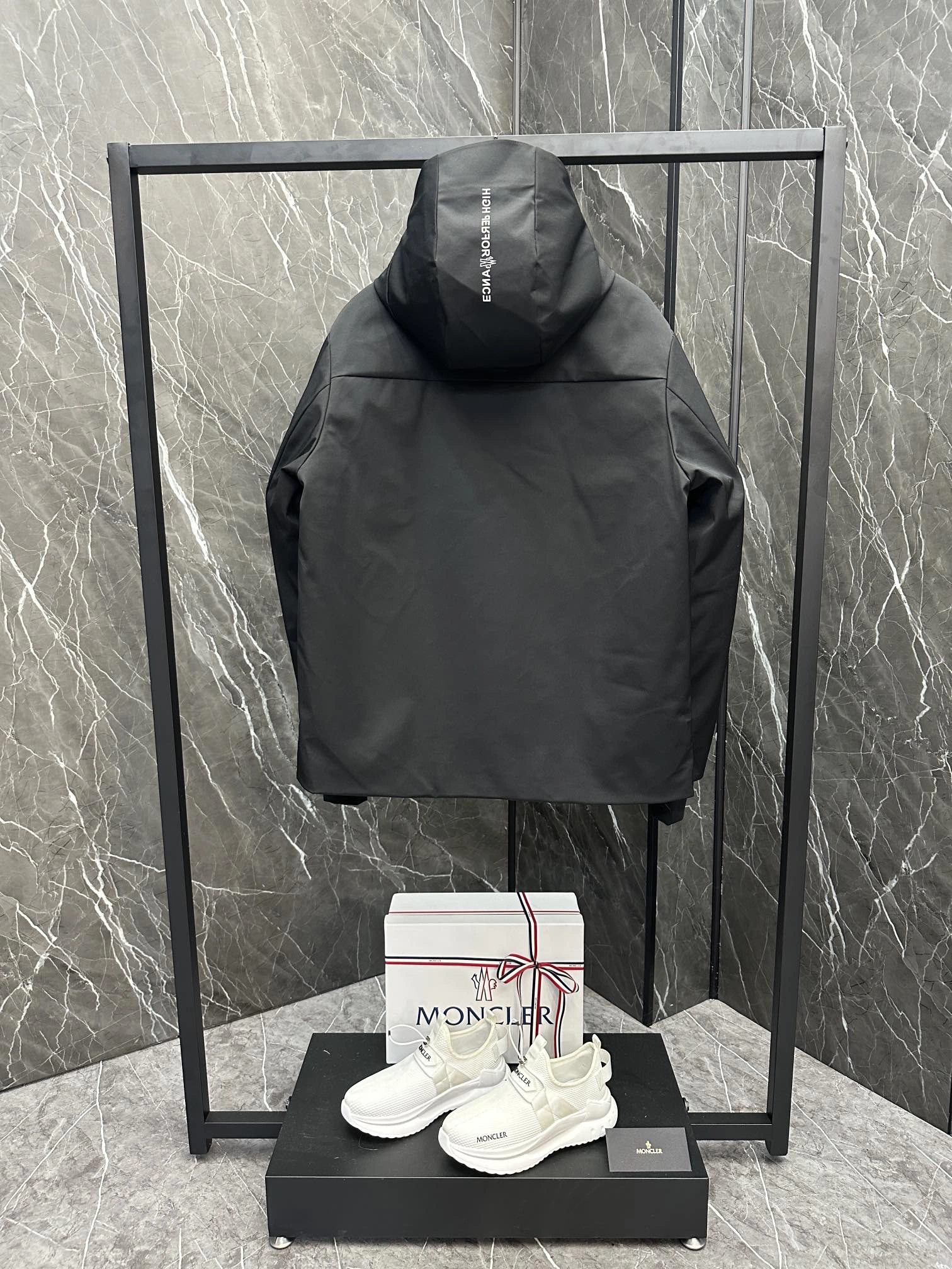 Bright Moncler Down Jackets 145688