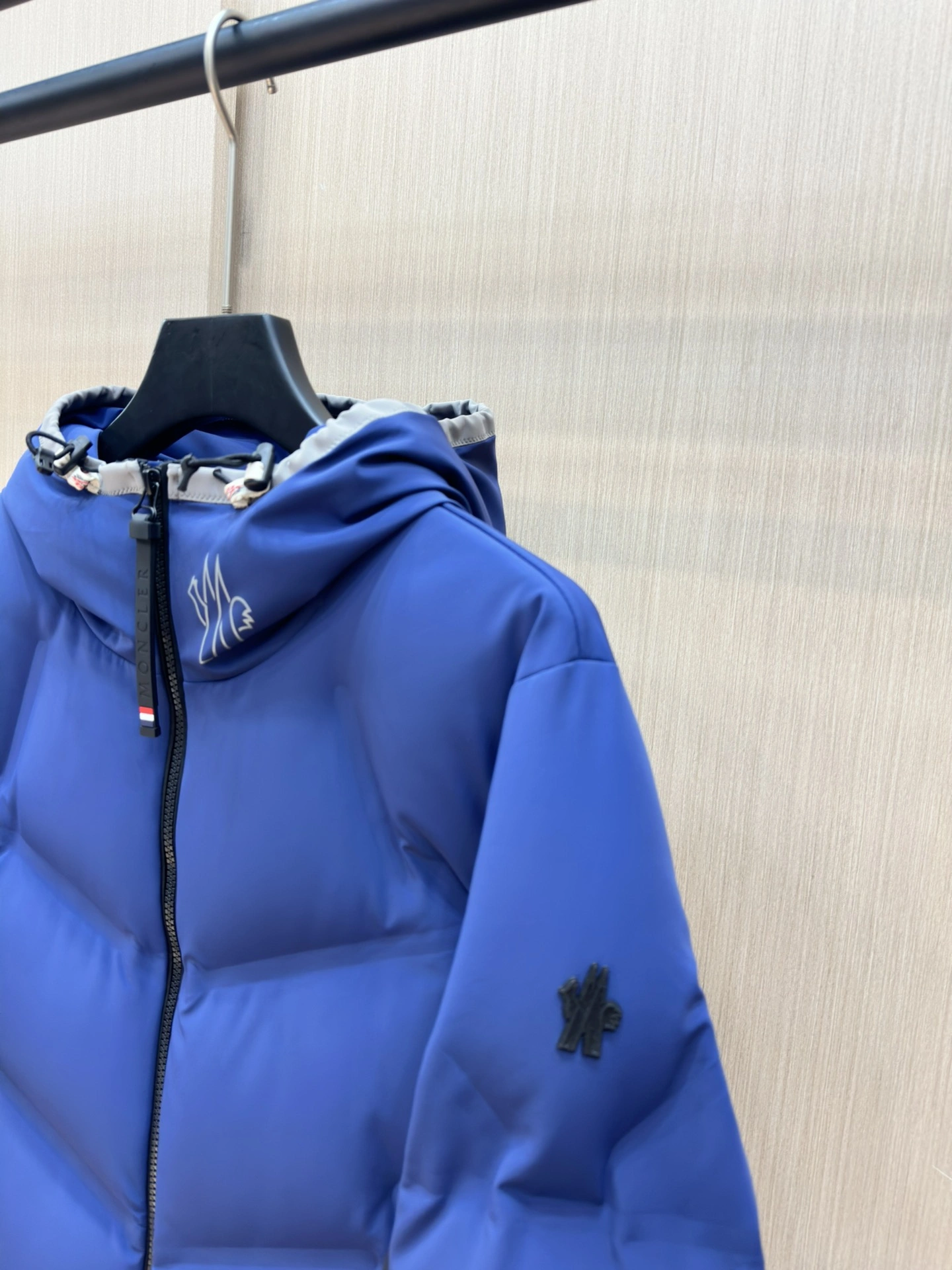Moncler Down Jackets UrbanChic 145686