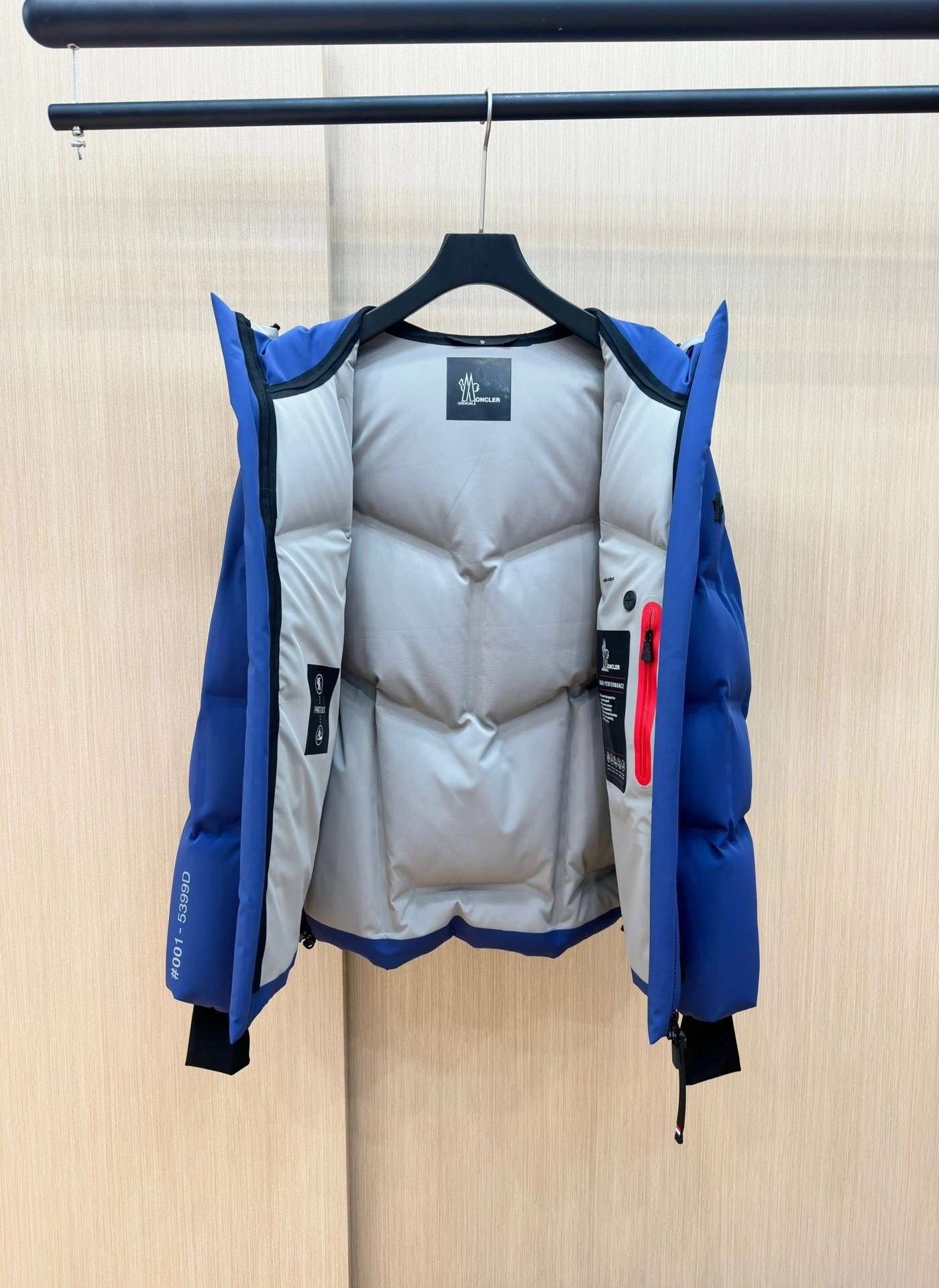 Moncler Down Jackets UrbanChic 145686