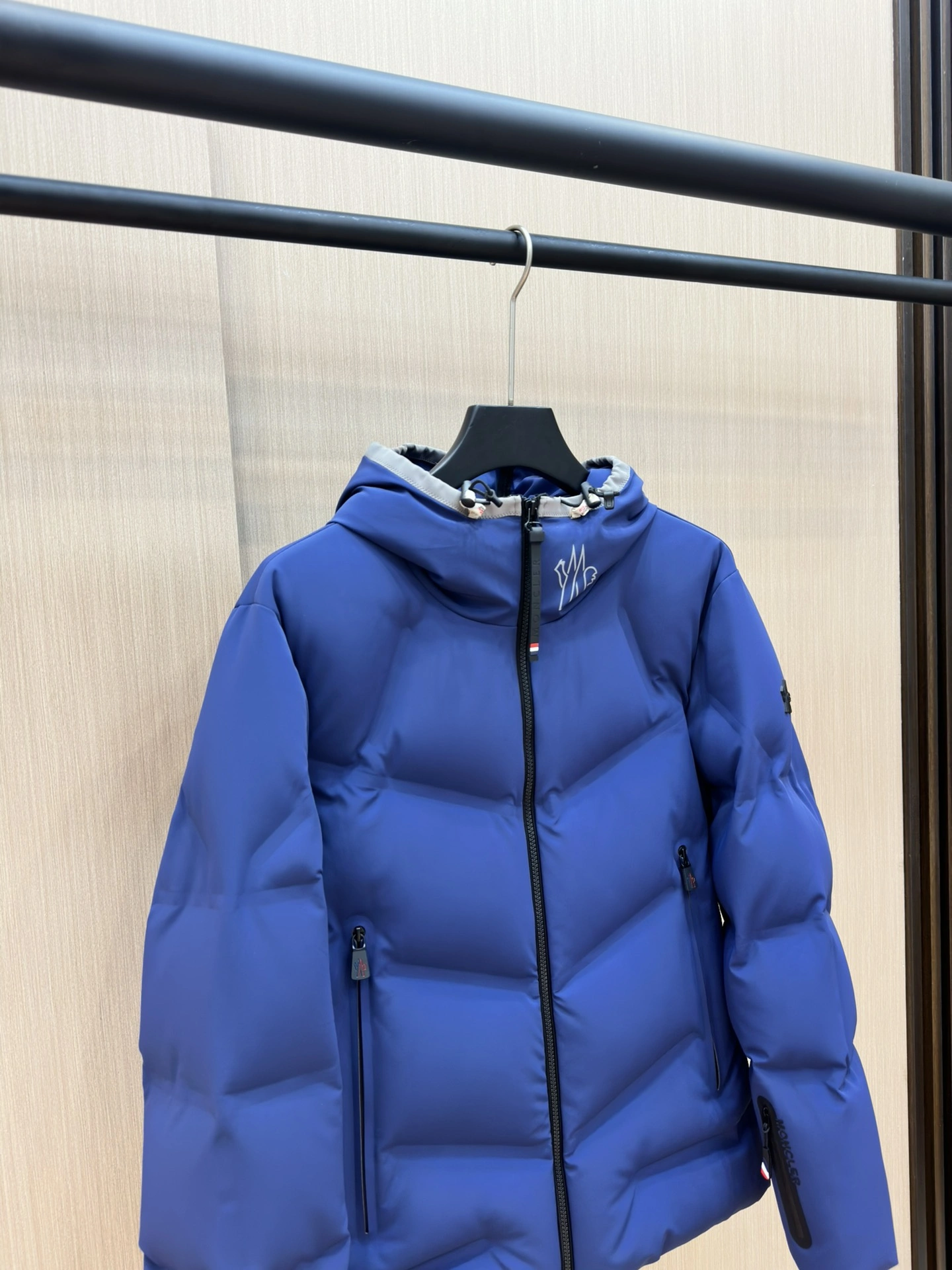 Moncler Down Jackets UrbanChic 145686