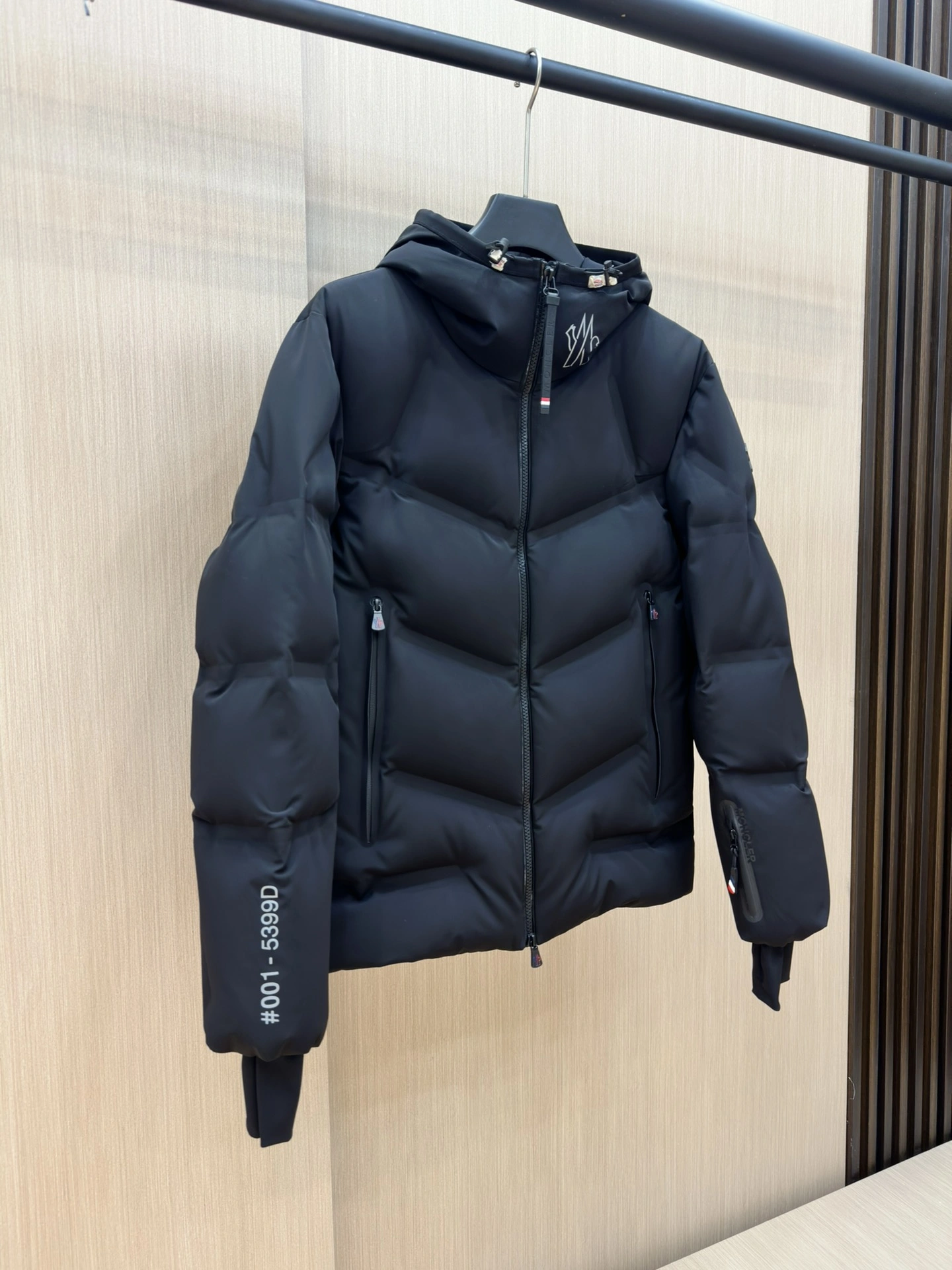 GoodFit Moncler Down Jackets 145685