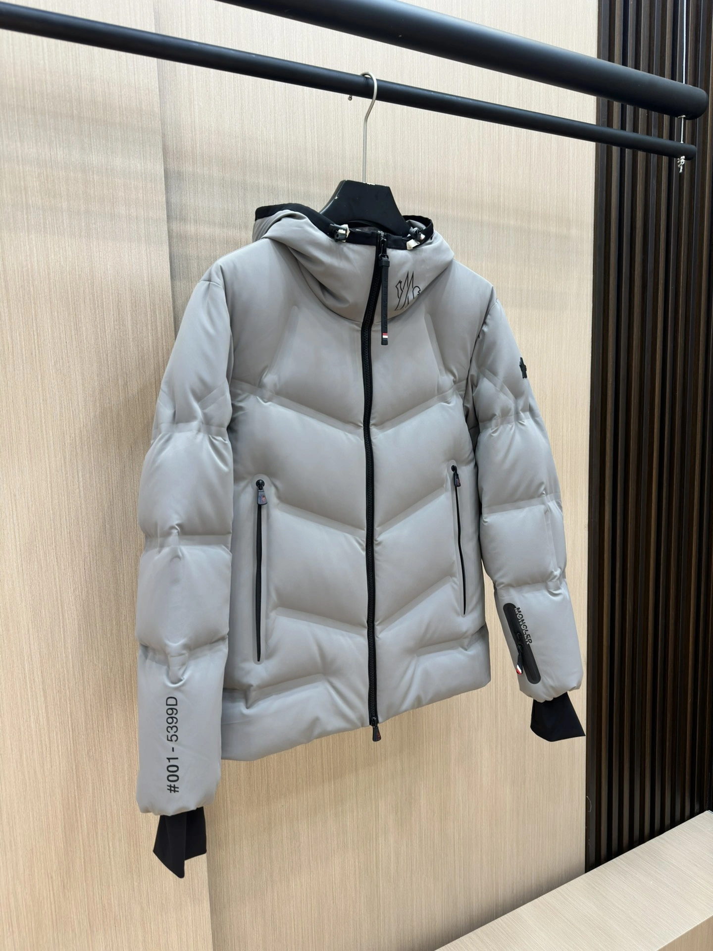 Moncler Down Jackets Cozy 145684