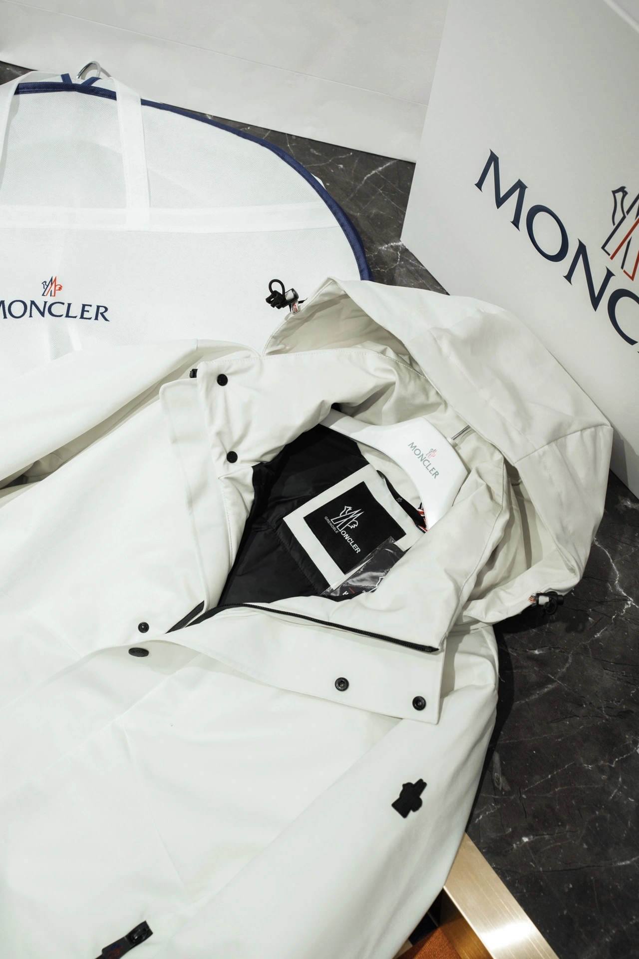 GoodFit Moncler Down Jackets 145676