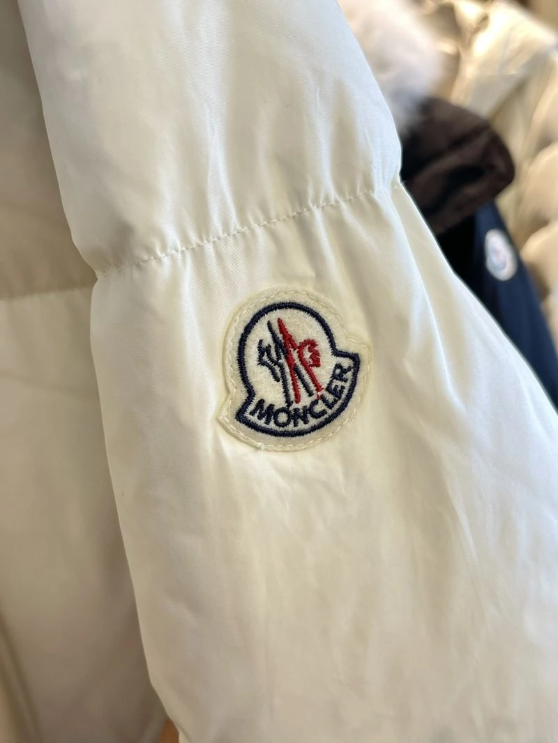 Moncler Down Jackets TimelessDesign 145242