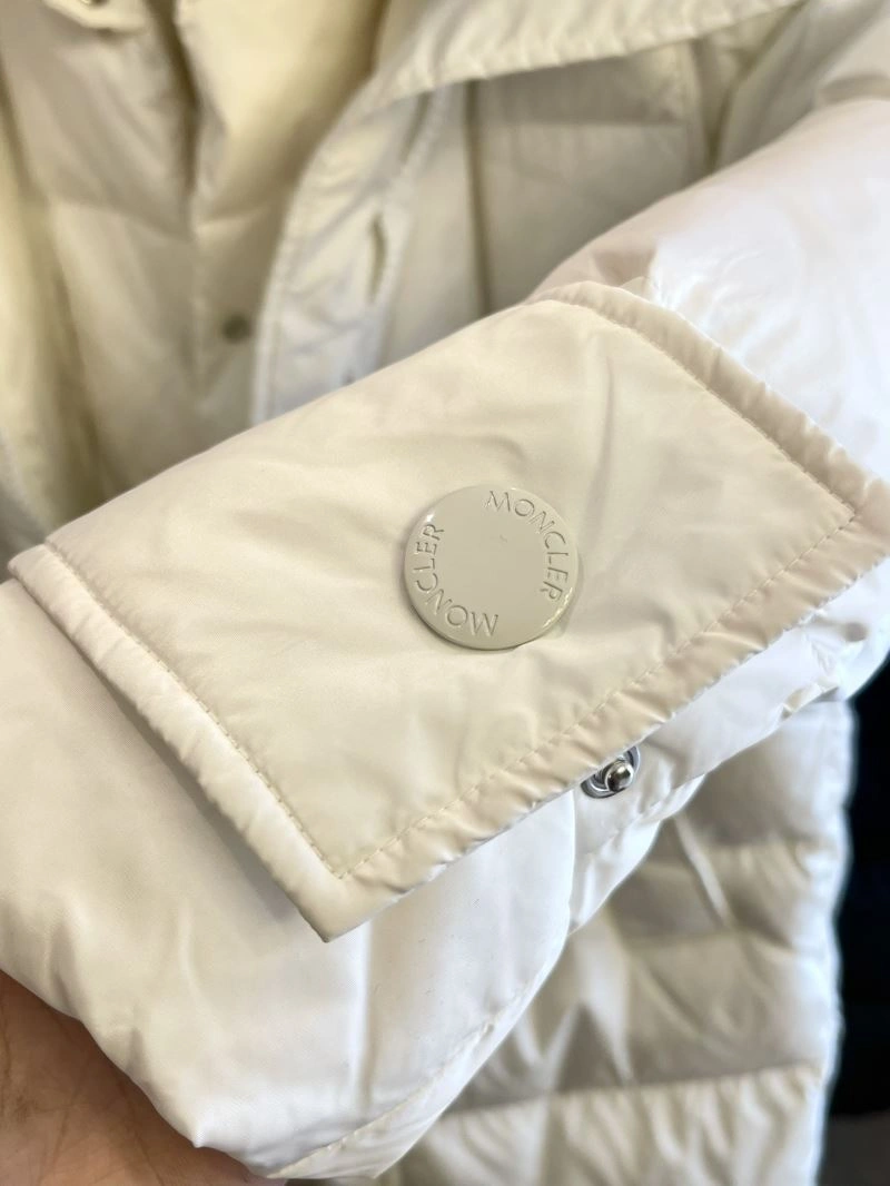 Moncler Down Jackets TimelessDesign 145242