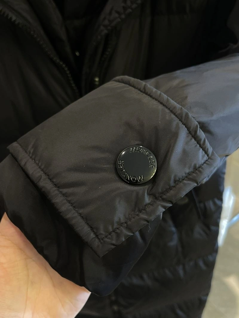 Practical Moncler Down Jackets 145254