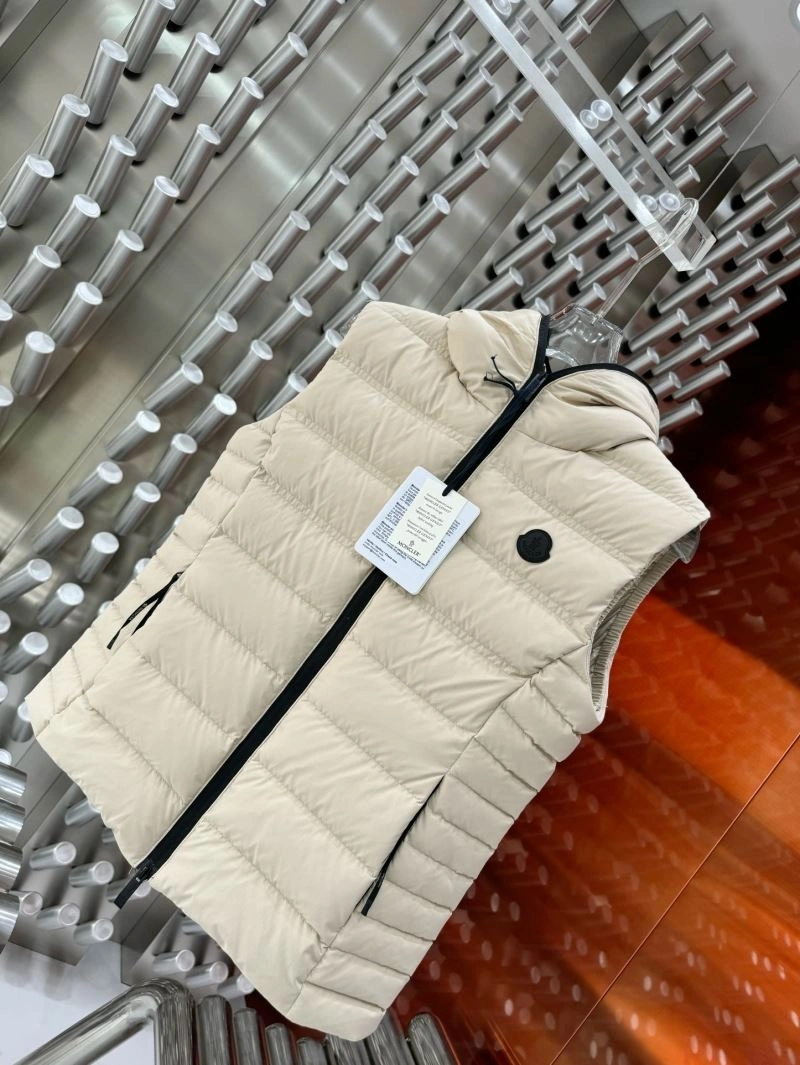 Moncler Down Jackets EyeCatching 145250