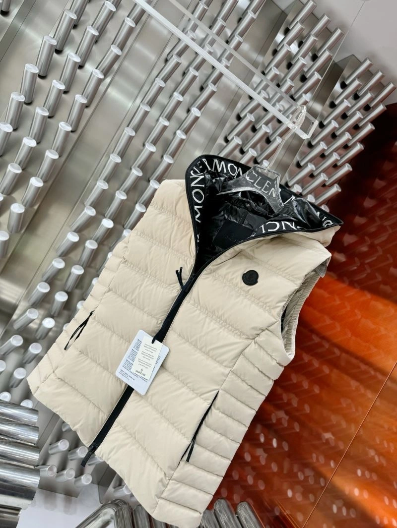 Moncler Down Jackets EyeCatching 145250