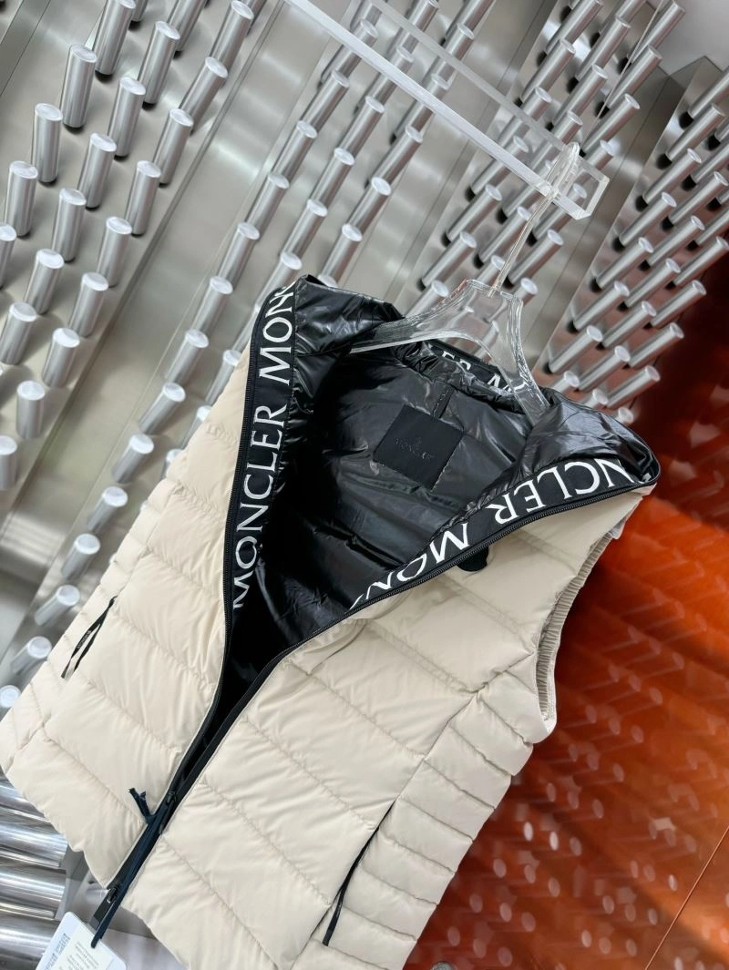 Moncler Down Jackets EyeCatching 145250