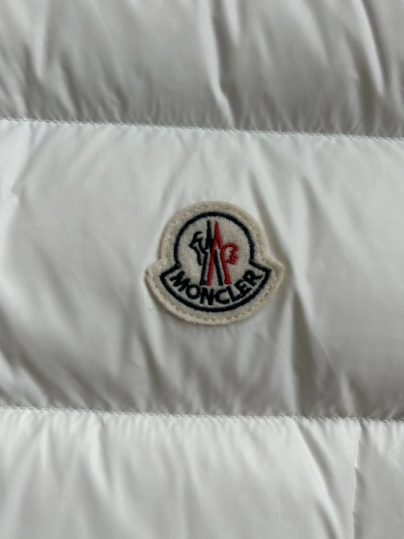 Durable Moncler Down Jackets 145195