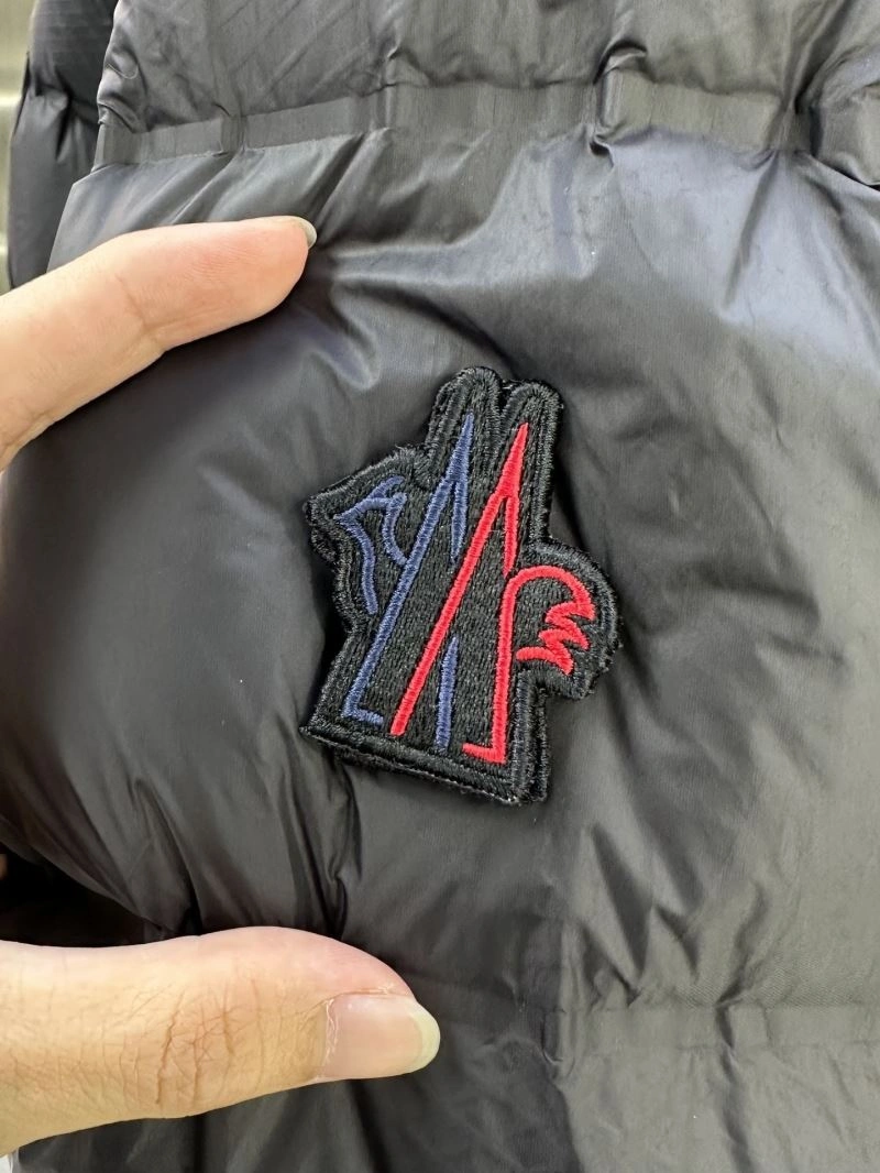 Sustainable Moncler Down Jackets 145192