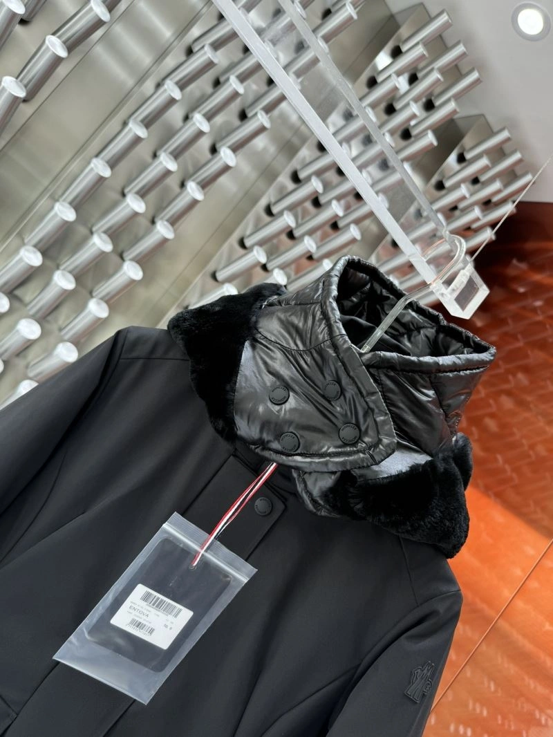 Moncler Down Jackets EyeCatching 145204
