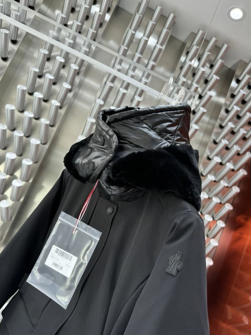 Moncler Down Jackets EyeCatching 145204
