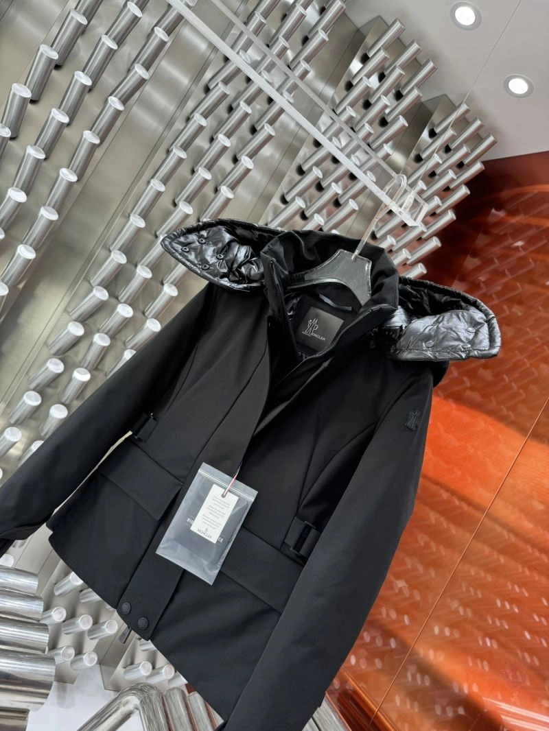 Moncler Down Jackets EyeCatching 145204