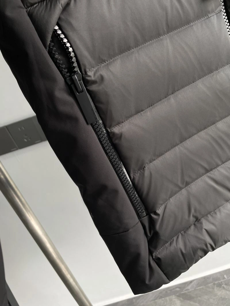 Practical Moncler Down Jackets 145181