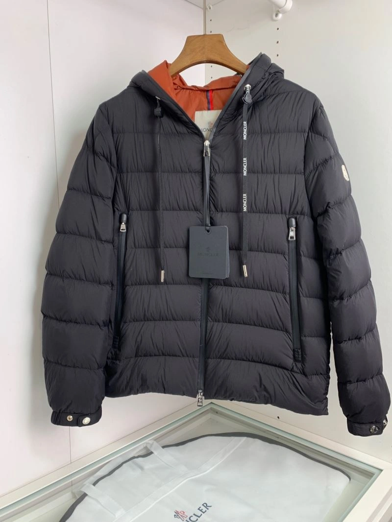 Moncler Down Jackets Attractive 145178