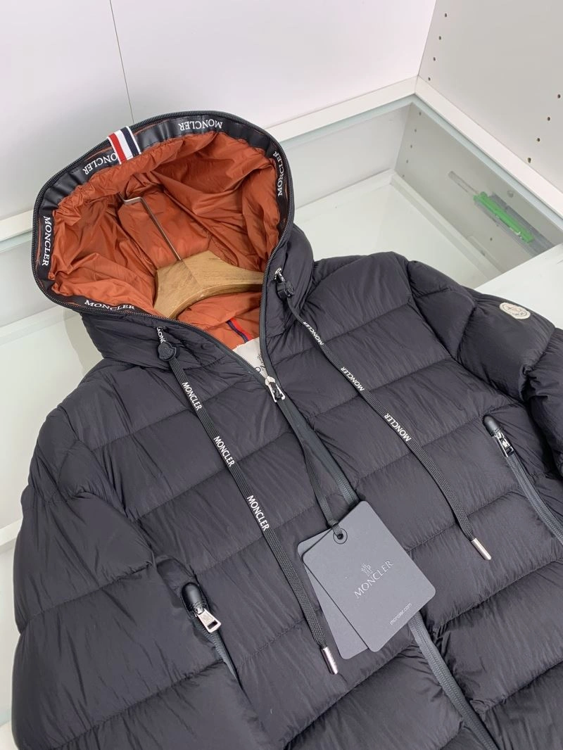 Moncler Down Jackets Attractive 145178