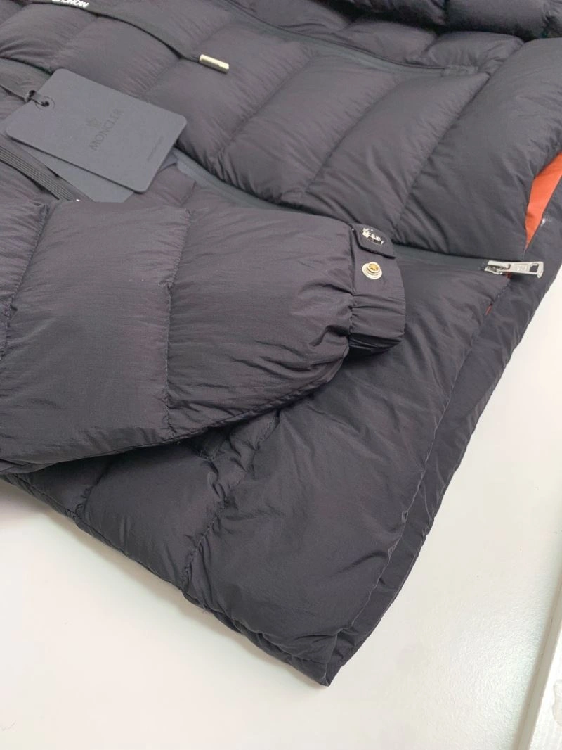 Moncler Down Jackets Attractive 145178