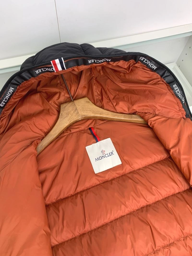 Moncler Down Jackets Attractive 145178