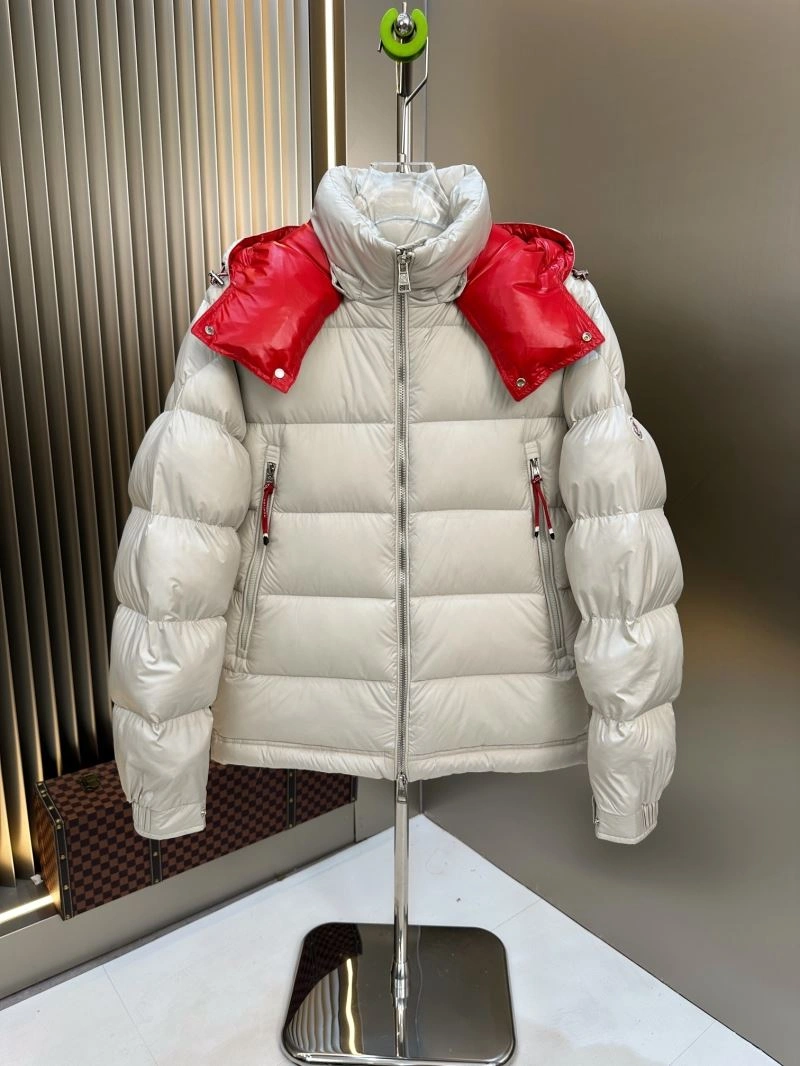 Moncler Down Jackets Versatile 145155