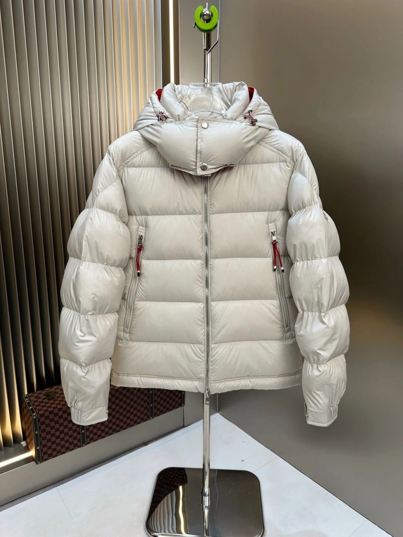 Moncler Down Jackets Versatile 145155