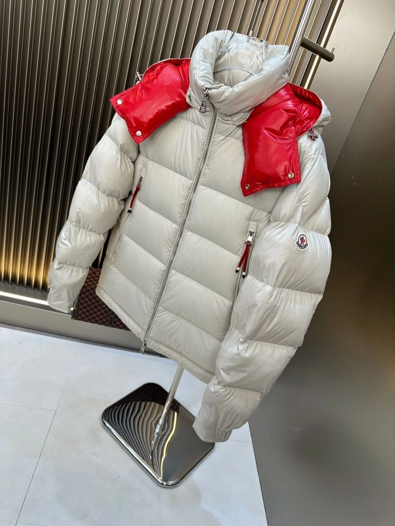 Moncler Down Jackets Versatile 145155