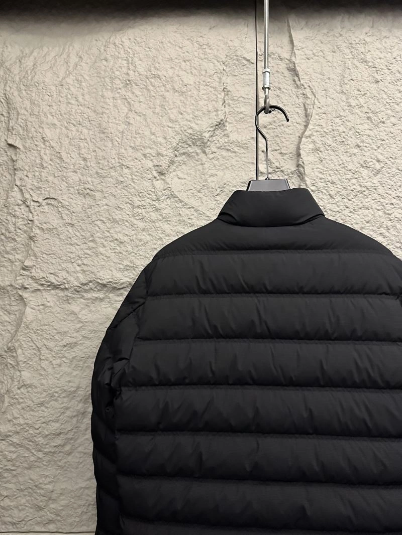 SunProtective Moncler Down Jackets 145169