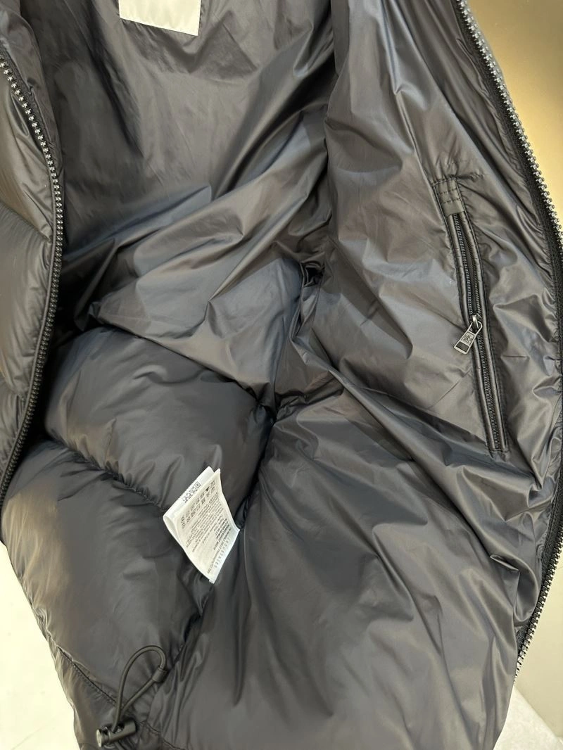 Sleek Moncler Down Jackets 145156