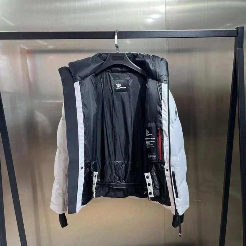 Moncler Down Jackets EyeCatching 145140