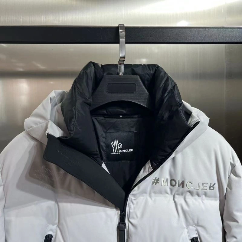 Moncler Down Jackets EyeCatching 145140