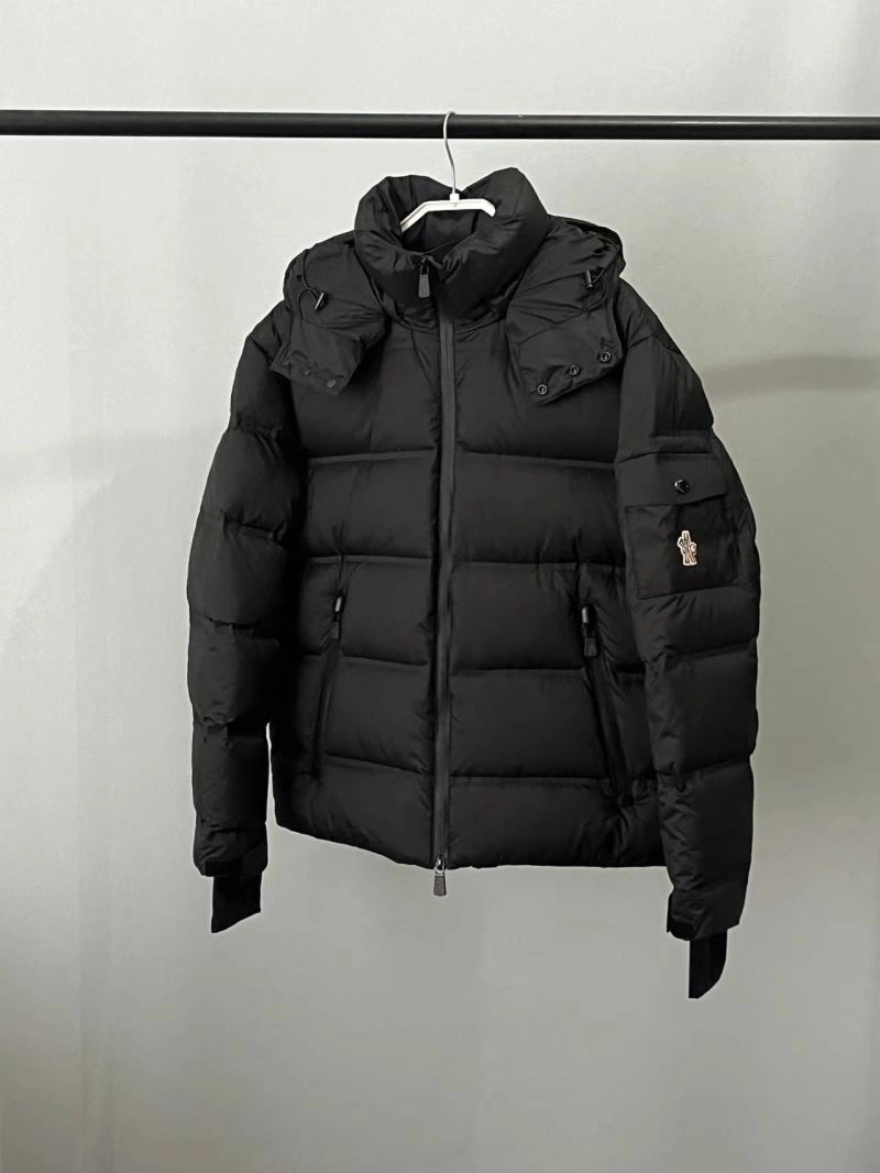 Moncler Down Jackets Attractive 145136