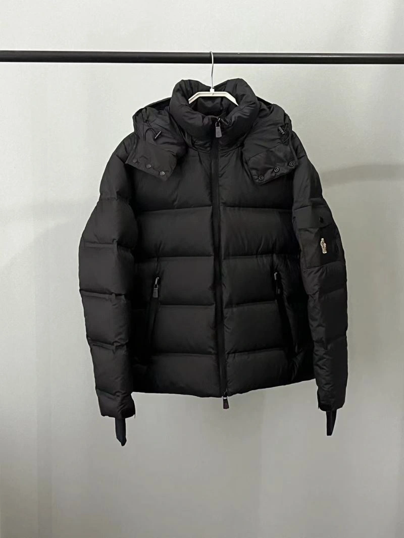 Moncler Down Jackets Attractive 145136
